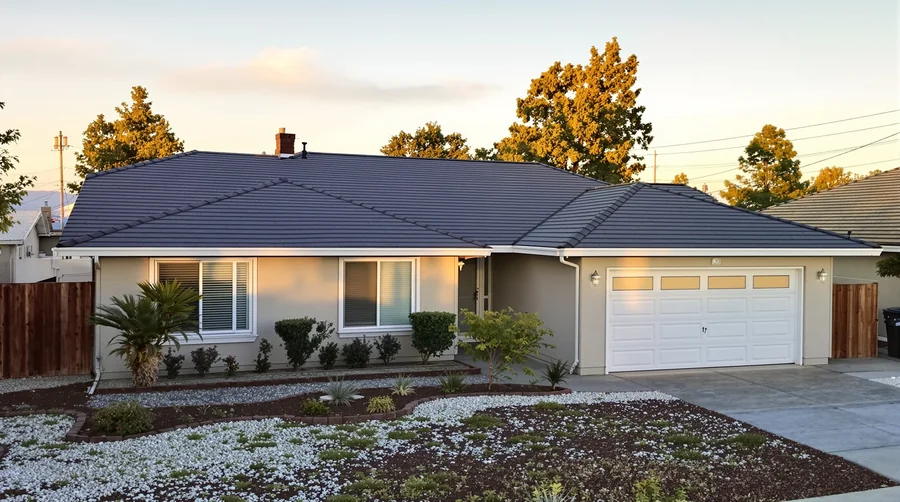 Finished new shingle roof on a single story home